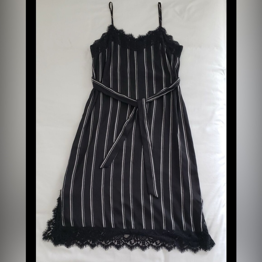 Who What Wear Women’s Black White Lace Striped Sleeveless Slip Dress size smalll